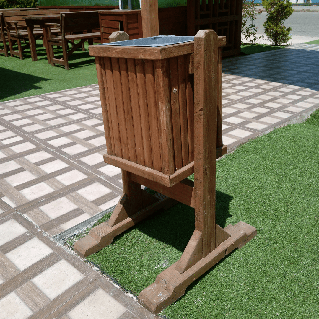 Sallanır Çöp Kovası